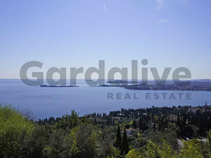 Immagine 13 di Villa in vendita  a Gardone Riviera