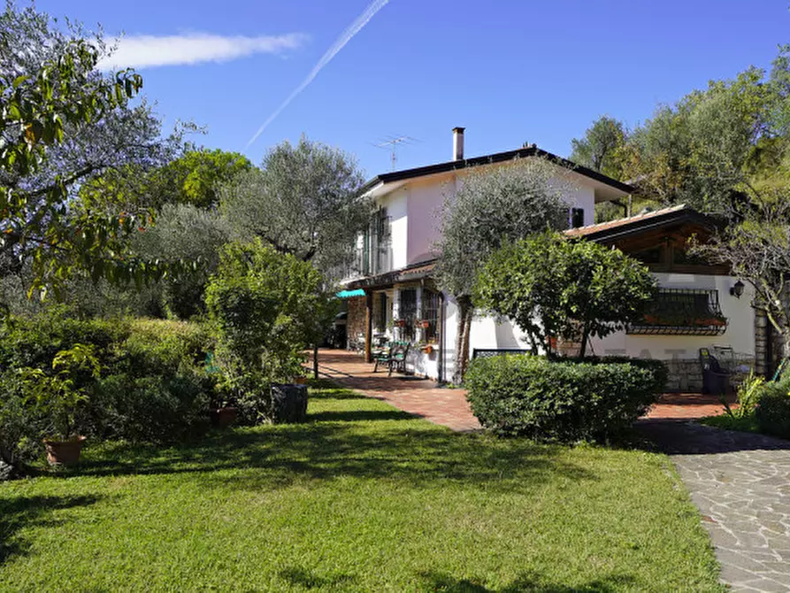 Immagine 3 di Villa in vendita  in Via Panoramica, 5 a Gardone Riviera