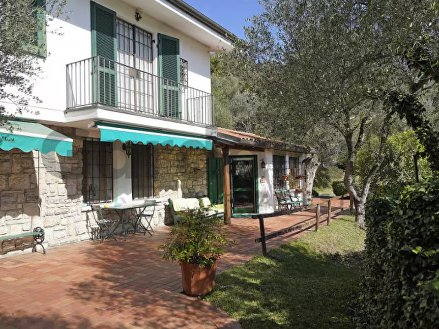 Immagine 14 di Villa in vendita  in Via Panoramica, 5 a Gardone Riviera