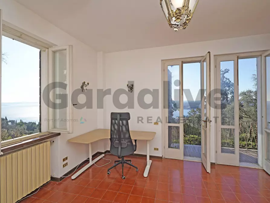 Immagine 10 di Appartamento in vendita  in Via Panoramica 33 a Gardone Riviera