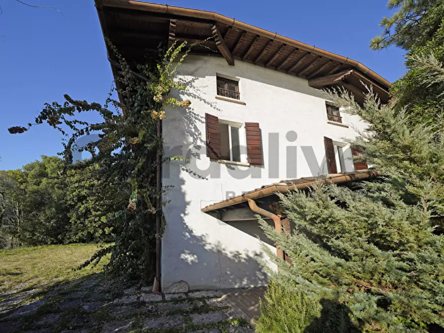 Immagine 17 di Appartamento in vendita  in Via Panoramica 33 a Gardone Riviera