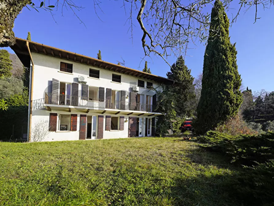 Immagine 19 di Appartamento in vendita  in Via Panoramica 33 a Gardone Riviera