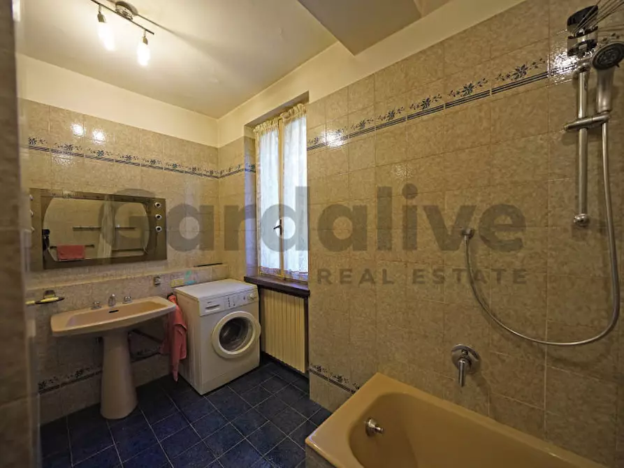 Immagine 32 di Appartamento in vendita  in Via Panoramica 33 a Gardone Riviera