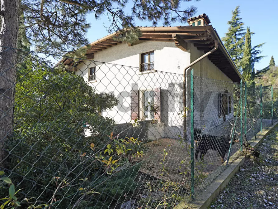 Immagine 40 di Appartamento in vendita  in Via Panoramica 33 a Gardone Riviera