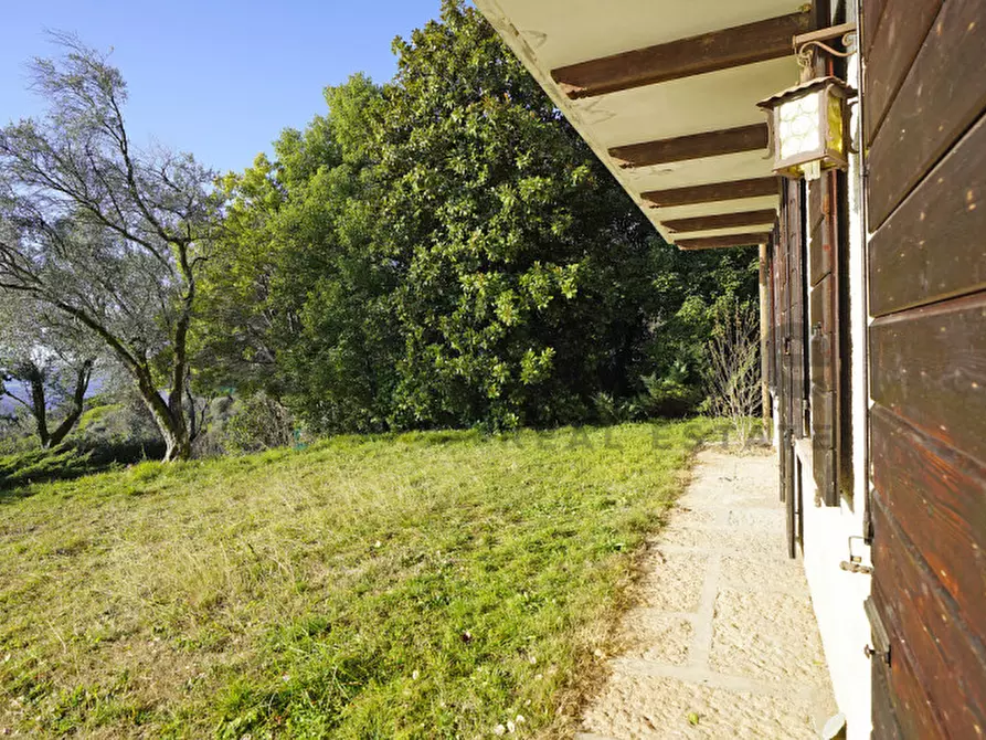 Immagine 42 di Appartamento in vendita  in Via Panoramica 33 a Gardone Riviera