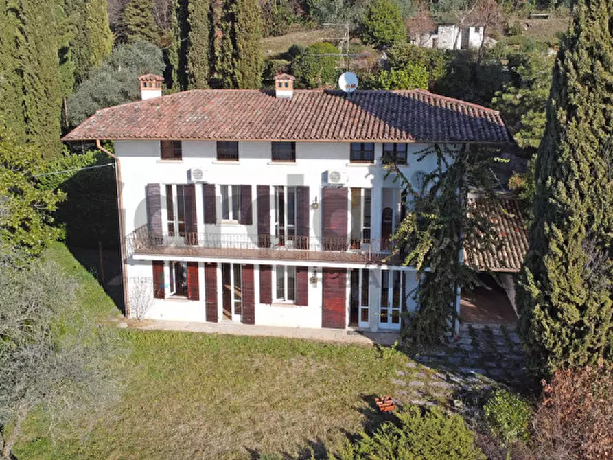 Immagine 54 di Appartamento in vendita  in Via Panoramica 33 a Gardone Riviera