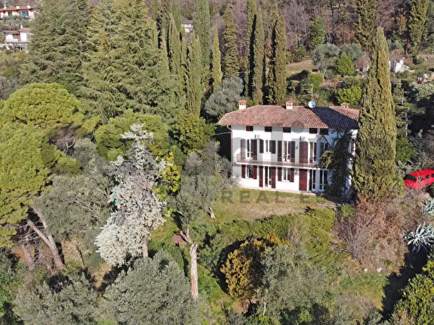 Immagine 56 di Appartamento in vendita  in Via Panoramica 33 a Gardone Riviera