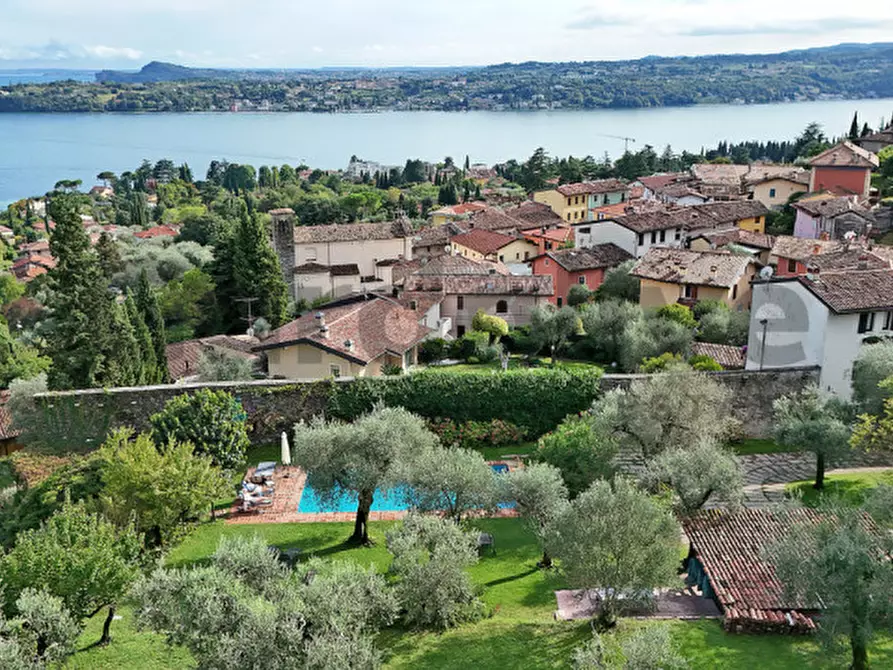 Immagine 1 di Casa indipendente in vendita  in Via Della Chiesa a Gardone Riviera