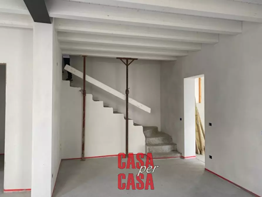 Immagine 1 di Casa bifamiliare in vendita  in Via G. Marconi a Borgo Veneto