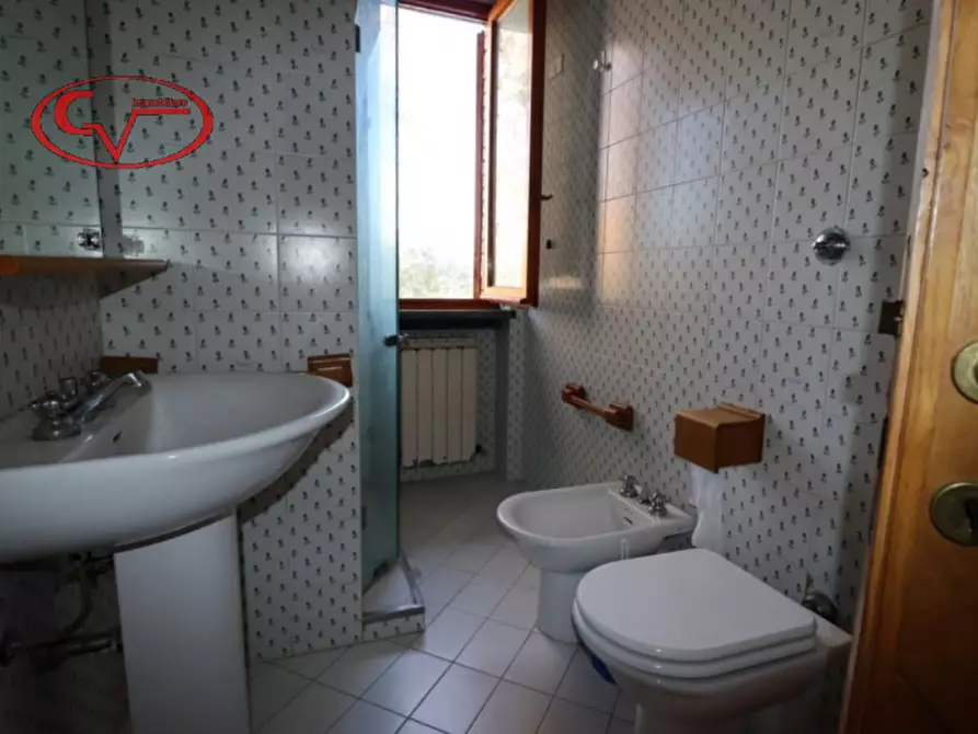 Immagine 24 di Villa in vendita  in via perelli a Bucine