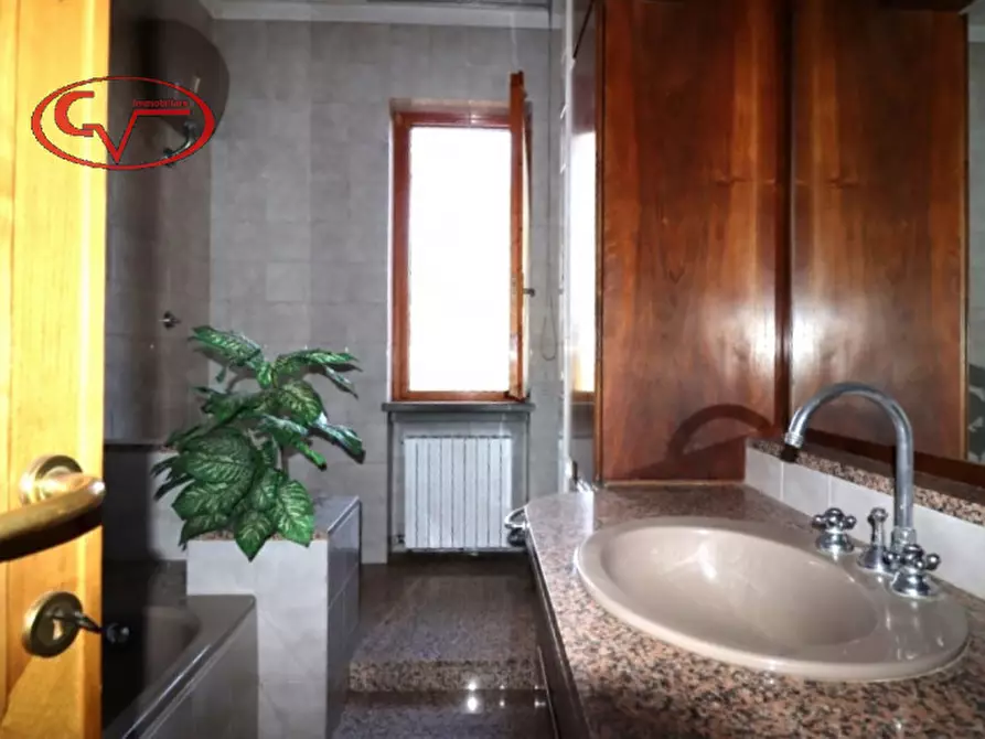 Immagine 25 di Villa in vendita  in via perelli a Bucine