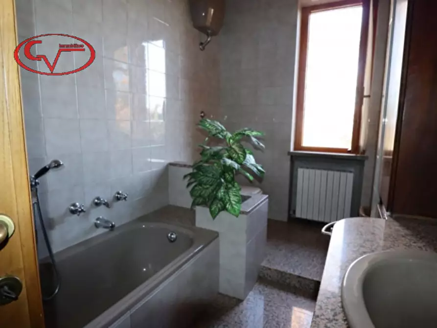 Immagine 26 di Villa in vendita  in via perelli a Bucine