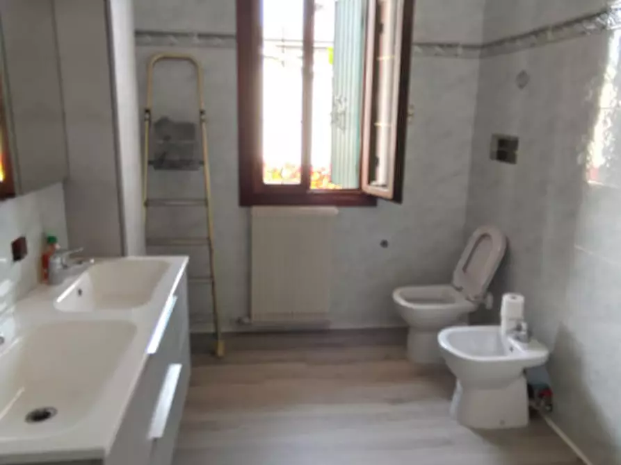 Immagine 28 di Villa in vendita  a Arcade