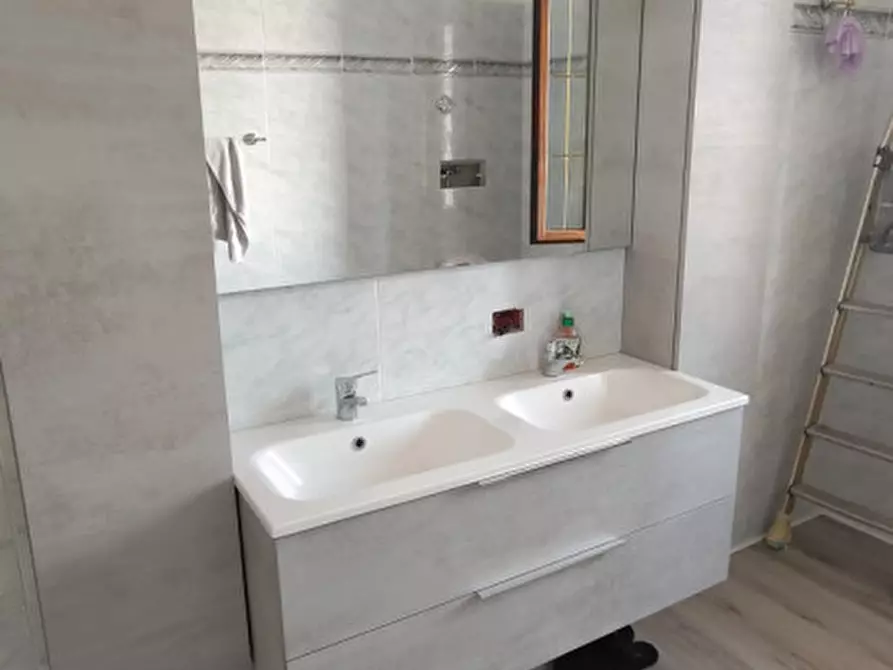 Immagine 29 di Villa in vendita  a Arcade