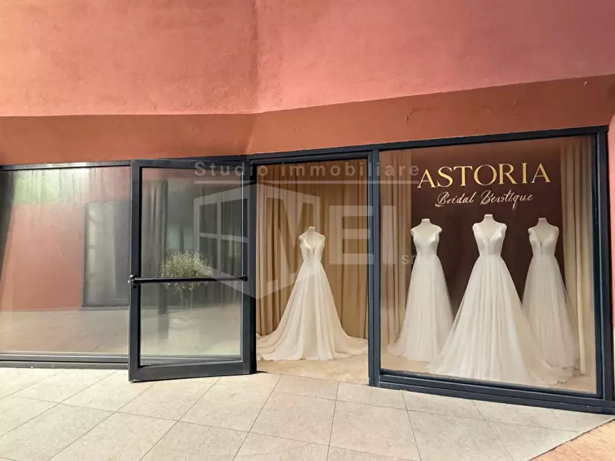 Immagine 1 di Negozio in vendita  in Via Marradi  84 a Livorno