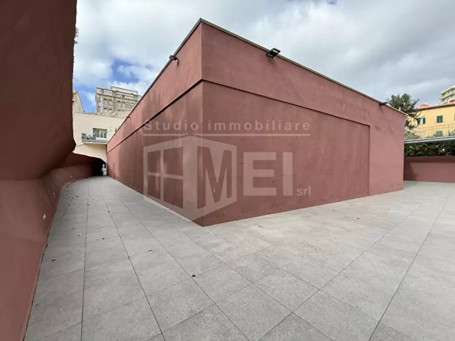 Immagine 2 di Negozio in vendita  in Via Marradi  84 a Livorno