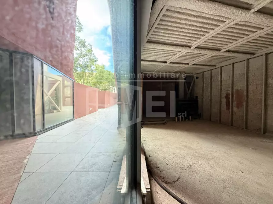 Immagine 14 di Negozio in vendita  in Via Marradi  84 a Livorno