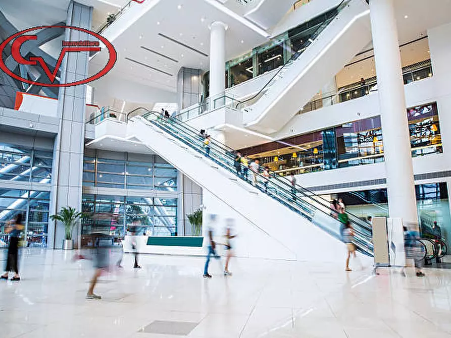Immagine 3 di Negozio in vendita  in levanella a Montevarchi