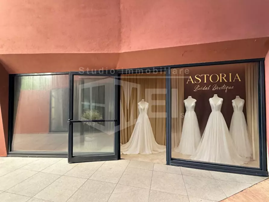 Immagine 3 di Negozio in vendita  in Via Marradi  84 a Livorno