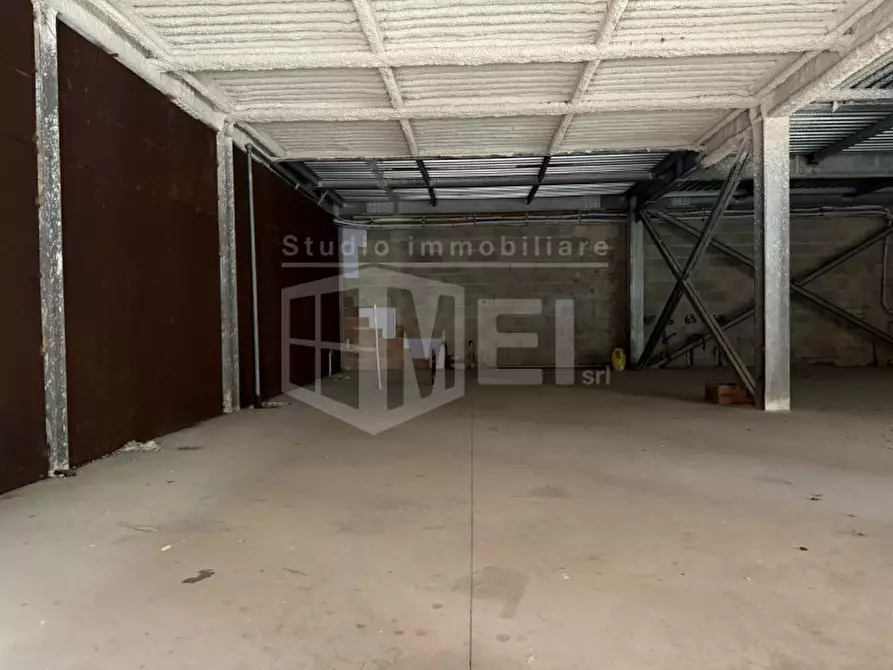 Immagine 10 di Negozio in vendita  in Via Marradi  84 a Livorno