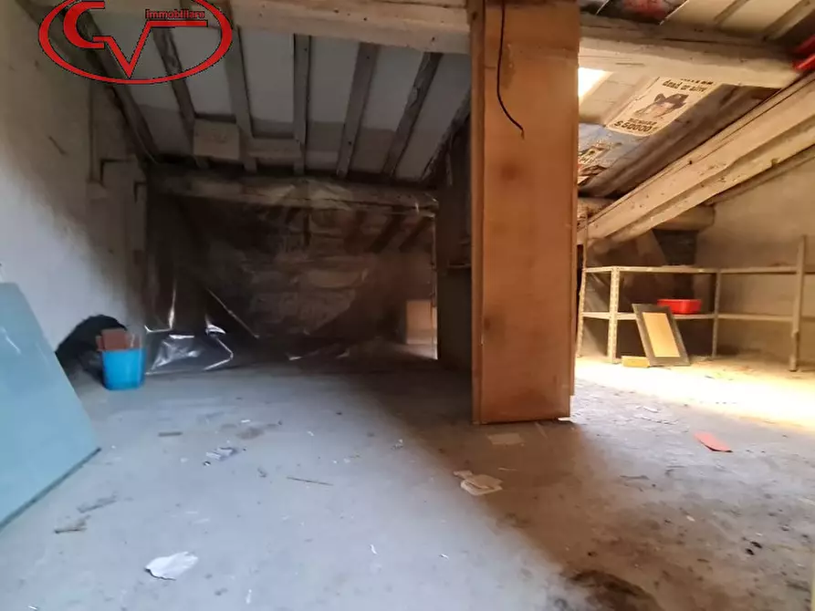 Immagine 3 di Magazzino in vendita  in via trento a Montevarchi