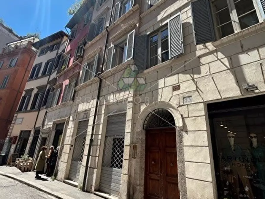Immagine 1 di Negozio in affitto  in Via Dei Banchi Vecchi a Roma