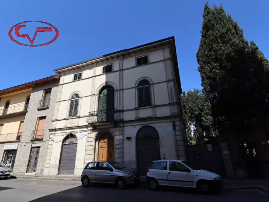 Immagine 1 di Villa in vendita  in via ammiraglio burzagli a Montevarchi