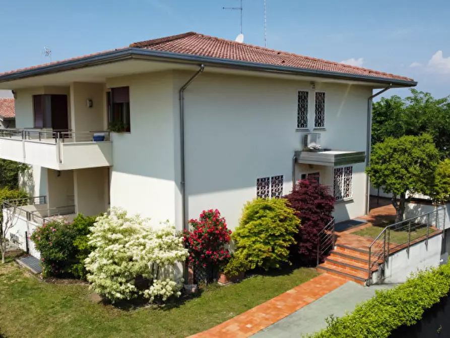 Immagine 4 di Casa bifamiliare in vendita  in Viale Italia a Castelfranco Veneto