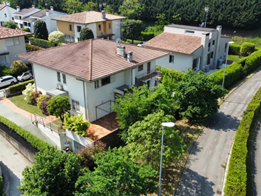 Immagine 9 di Casa bifamiliare in vendita  in Viale Italia a Castelfranco Veneto