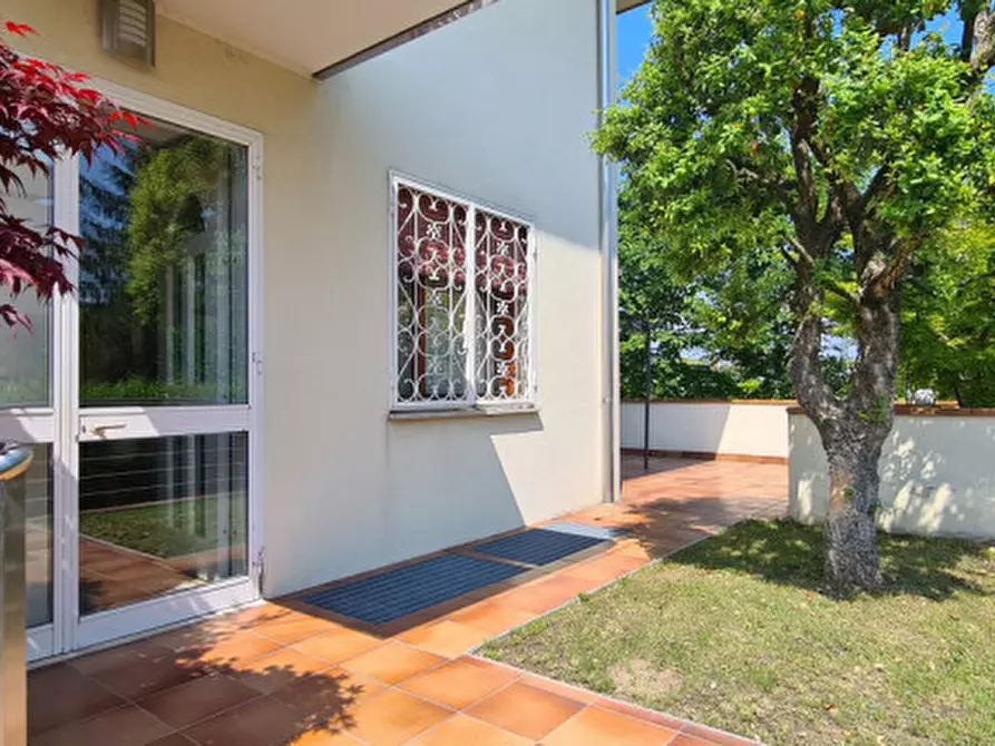 Immagine 10 di Casa bifamiliare in vendita  in Viale Italia a Castelfranco Veneto