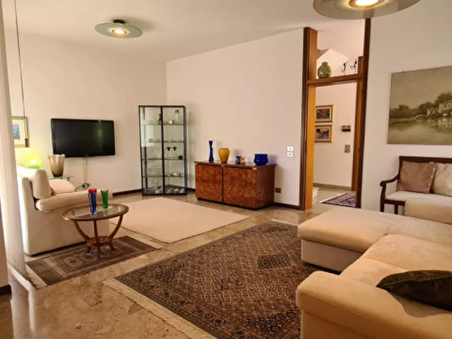 Immagine 12 di Casa bifamiliare in vendita  in Viale Italia a Castelfranco Veneto