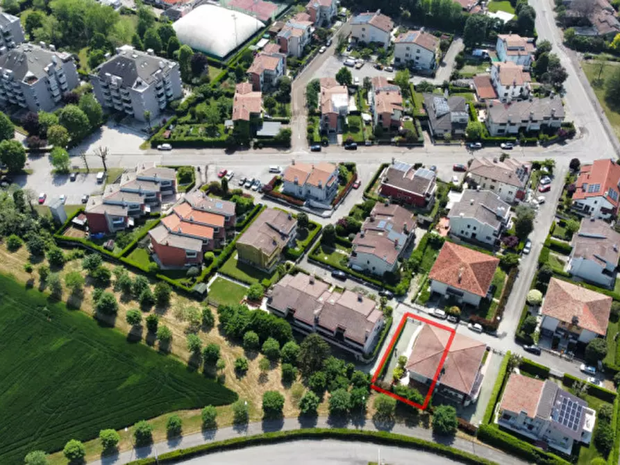 Immagine 39 di Casa bifamiliare in vendita  in Viale Italia a Castelfranco Veneto