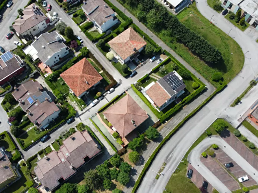 Immagine 40 di Casa bifamiliare in vendita  in Viale Italia a Castelfranco Veneto