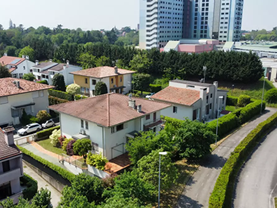 Immagine 42 di Casa bifamiliare in vendita  in Viale Italia a Castelfranco Veneto
