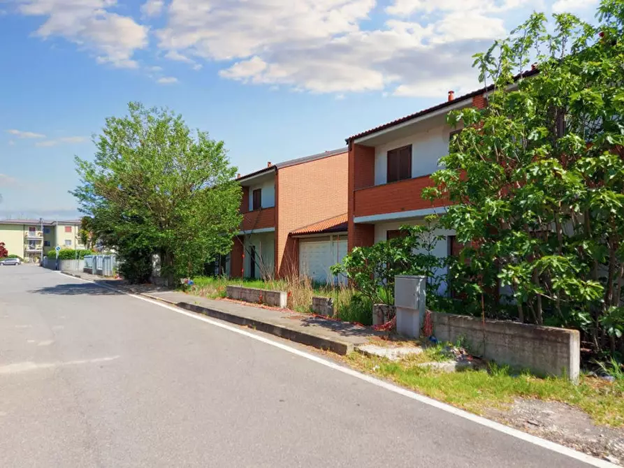 Immagine 10 di Villetta a schiera in vendita  in Via Giovanni Paolo II, N. snc a Valera Fratta