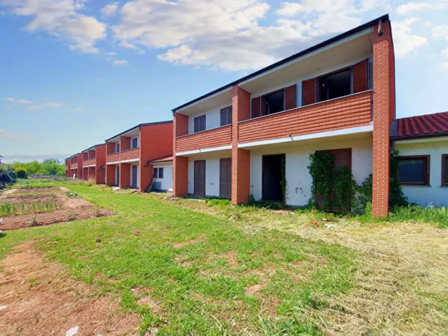 Immagine 14 di Villetta a schiera in vendita  in Via Giovanni Paolo II, N. snc a Valera Fratta