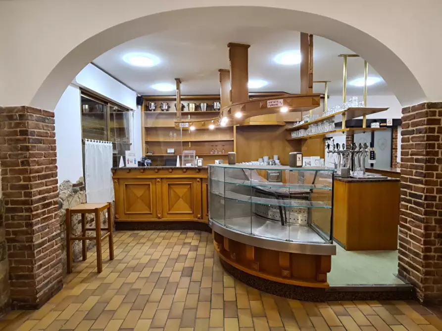 Immagine 4 di Attività commerciale in vendita  in via villatega a Salzano