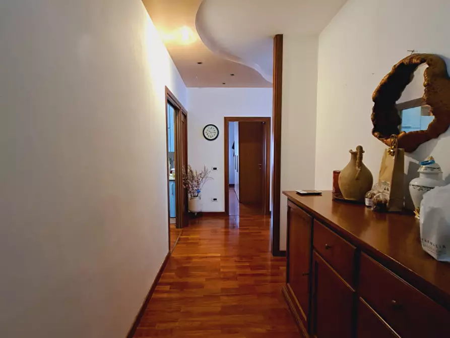 Immagine 9 di Attività commerciale in vendita  in via villatega a Salzano