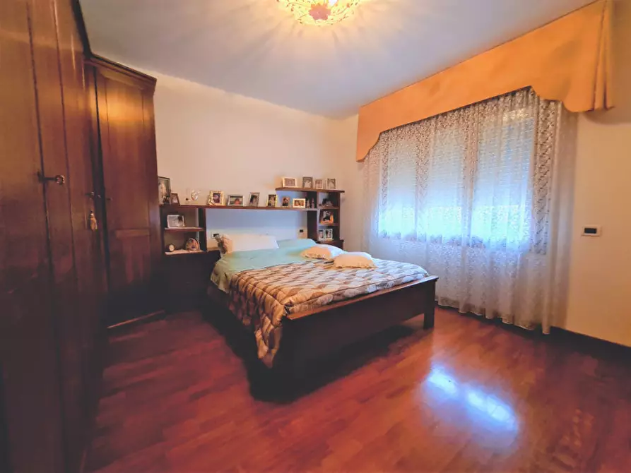 Immagine 10 di Attività commerciale in vendita  in via villatega a Salzano