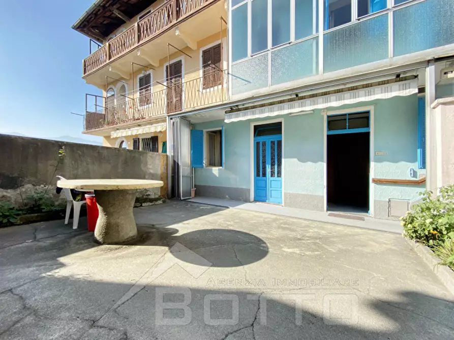 Immagine 1 di Casa indipendente in vendita  in Via Borini 23 a Omegna