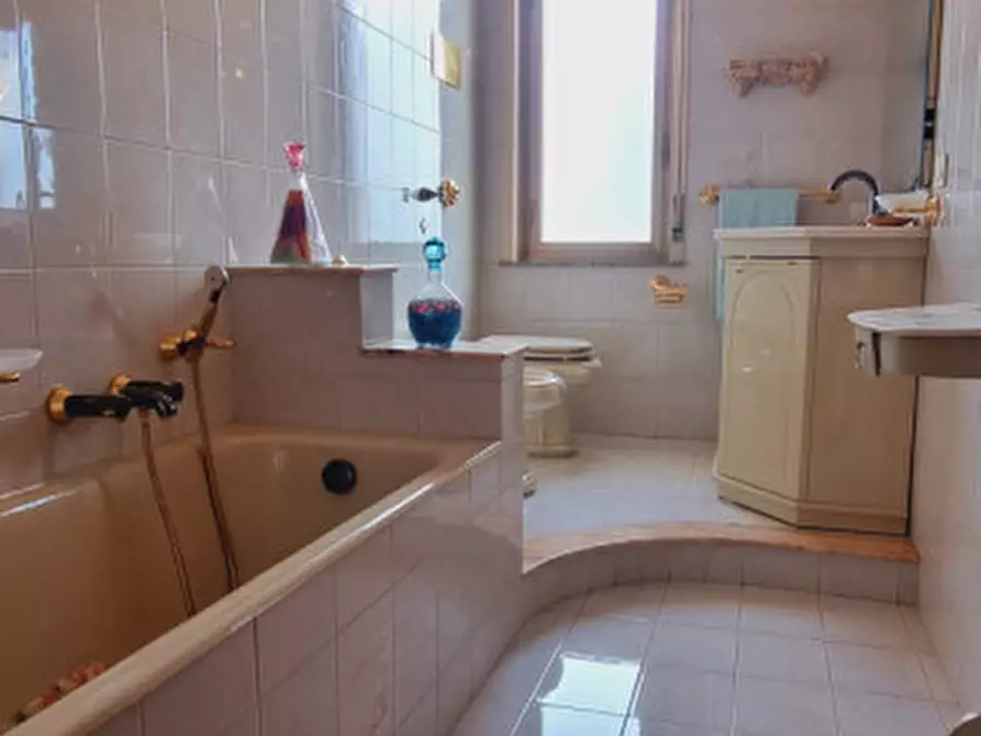 Immagine 19 di Appartamento in vendita  in Via Armado Curcio, 40 a Barcellona Pozzo Di Gotto