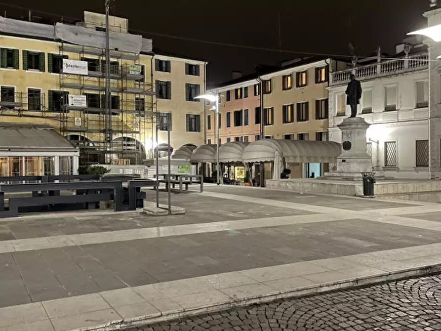 Immagine 8 di Attività commerciale in vendita  in Piazza delle Erbe a Padova