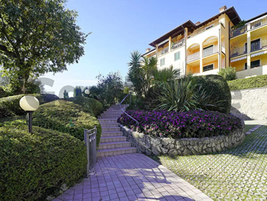 Immagine 1 di Appartamento in vendita  a Gardone Riviera