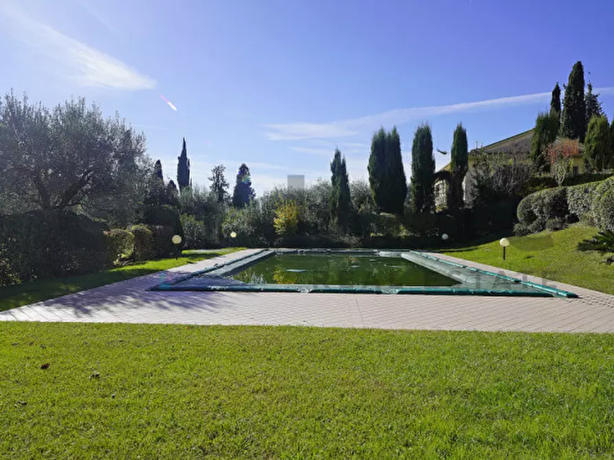 Immagine 4 di Appartamento in vendita  a Gardone Riviera