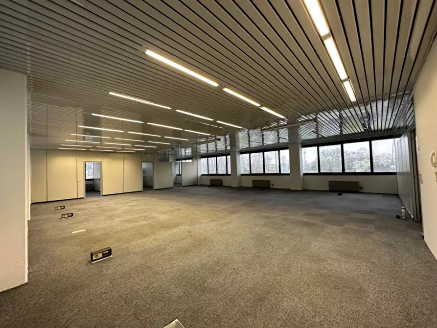 Immagine 2 di Laboratorio in affitto  in Via IV Novembre a Settimo Milanese