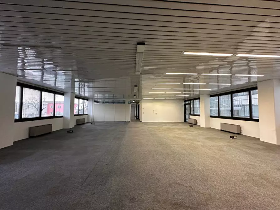 Immagine 3 di Laboratorio in affitto  in Via IV Novembre a Settimo Milanese