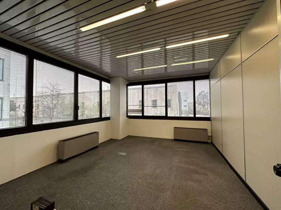 Immagine 4 di Laboratorio in affitto  in Via IV Novembre a Settimo Milanese