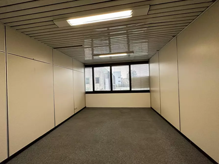 Immagine 6 di Laboratorio in affitto  in Via IV Novembre a Settimo Milanese