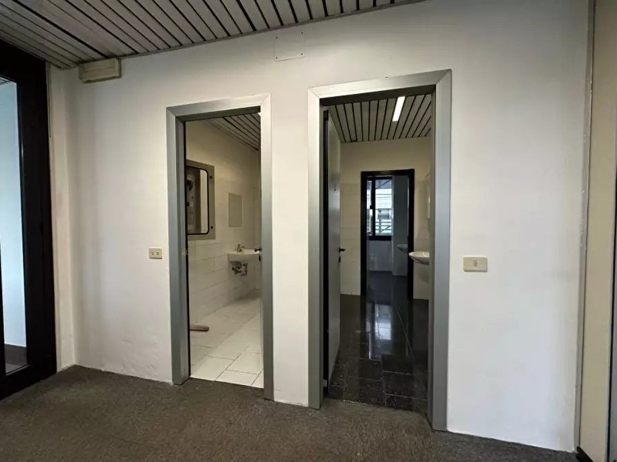 Immagine 9 di Laboratorio in affitto  in Via IV Novembre a Settimo Milanese