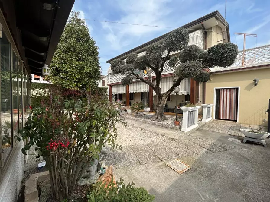 Immagine 1 di Casa indipendente in vendita  in Tombelle a Saonara